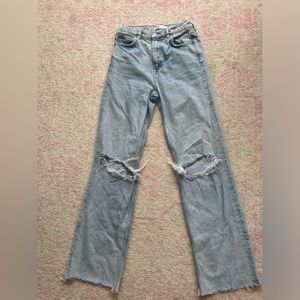 Zara Women’s Ripped Jeans - size 4